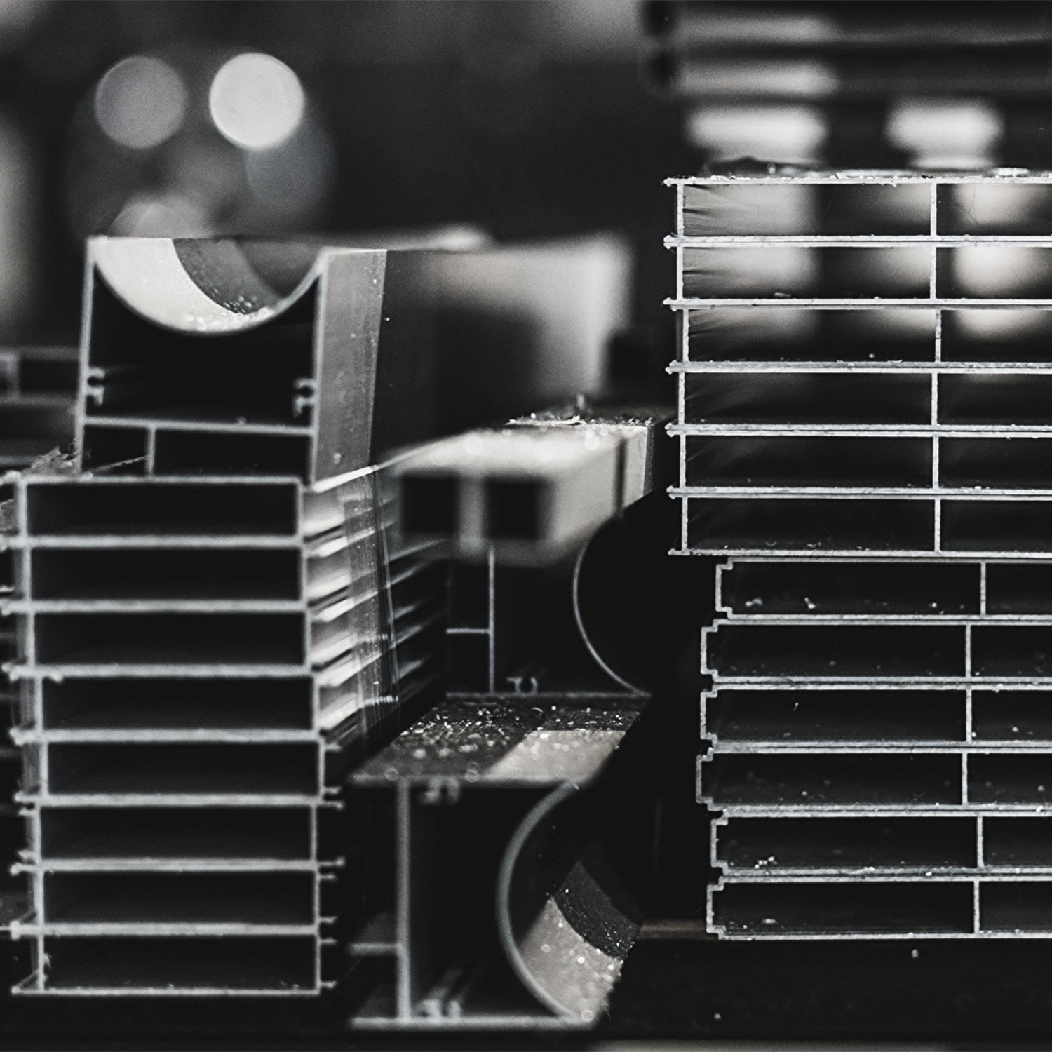 有限会社野島製作所は、1961年創業以来精密板金加工技術で様々な製品を提供しています。